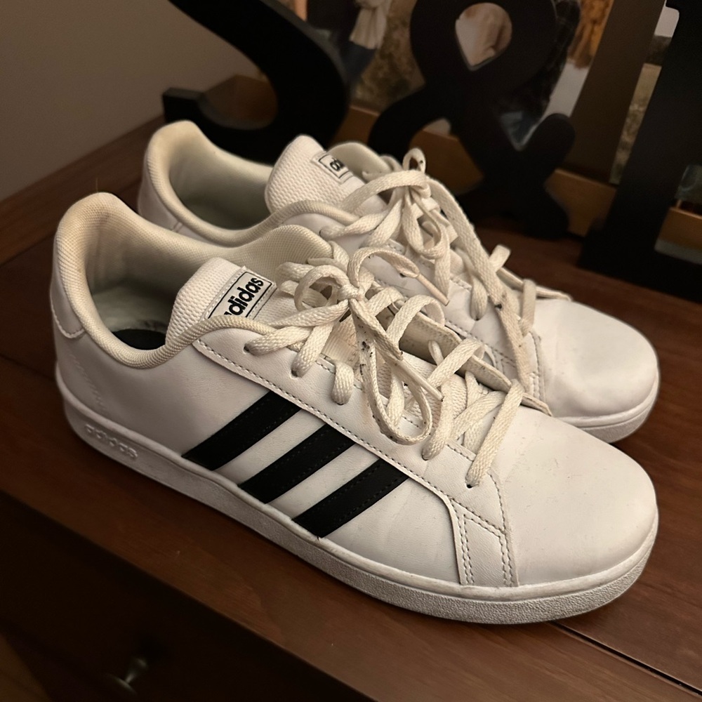 Adidas Sneakers